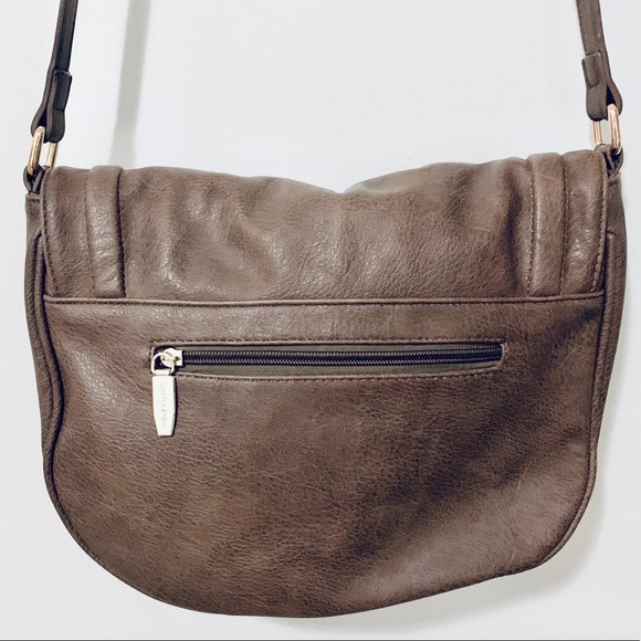 AMELIE GALANTI | Large Saddlebag Crossbody Bag - Picture 7 of 16